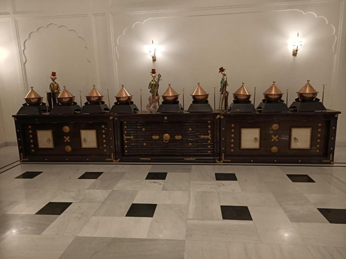 Hotel Raj Bagh Palace Jaipur Exterior photo